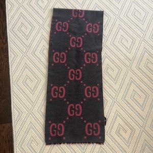 COPY - Gucci wool scarf pink and grey